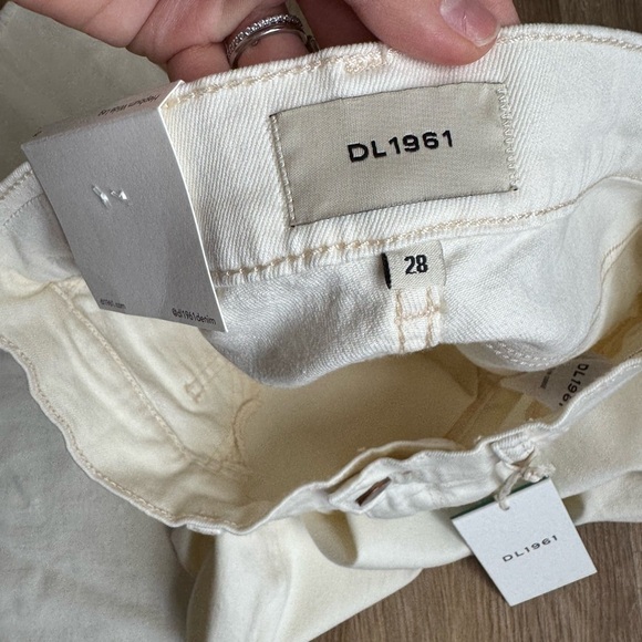 🤍NWT DL1961 Hepburn Wide Leg High Rise Vintage White Jeans - Picture 9 of 11